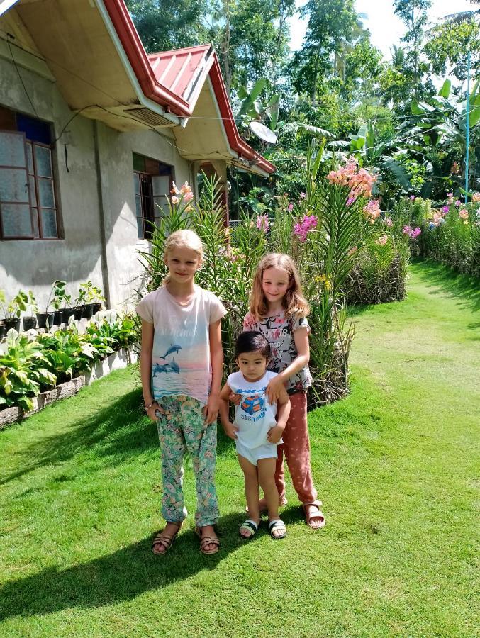 Lhoyjean Garden Hostel Batuan المظهر الخارجي الصورة