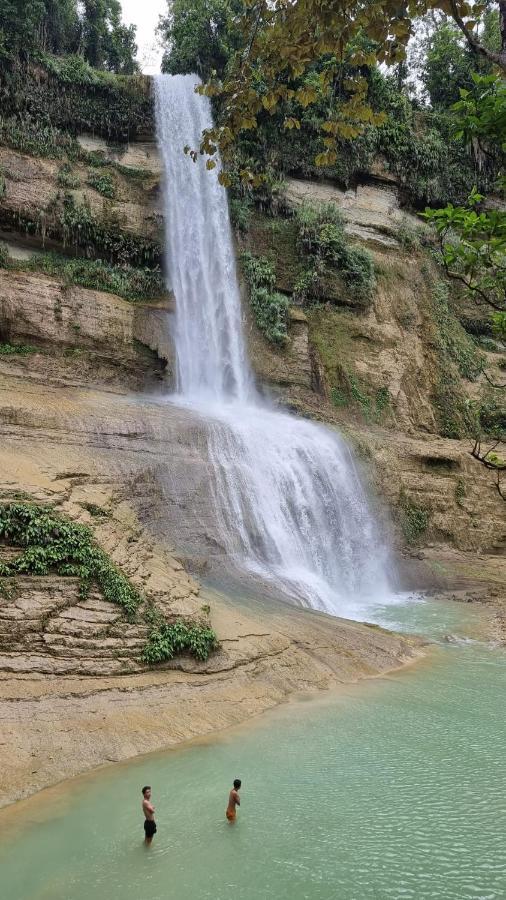 Lhoyjean Garden Hostel Batuan المظهر الخارجي الصورة