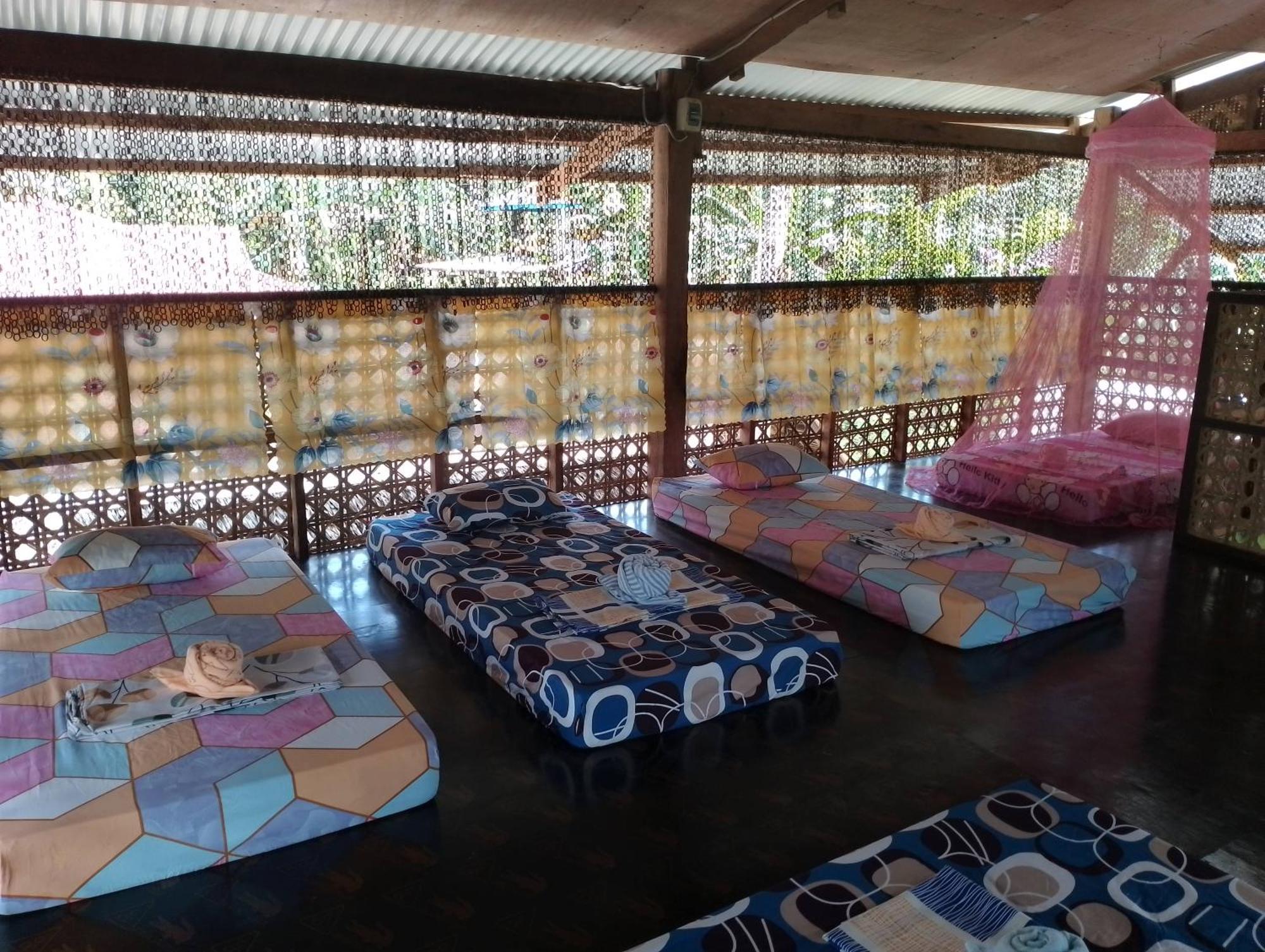 Lhoyjean Garden Hostel Batuan المظهر الخارجي الصورة