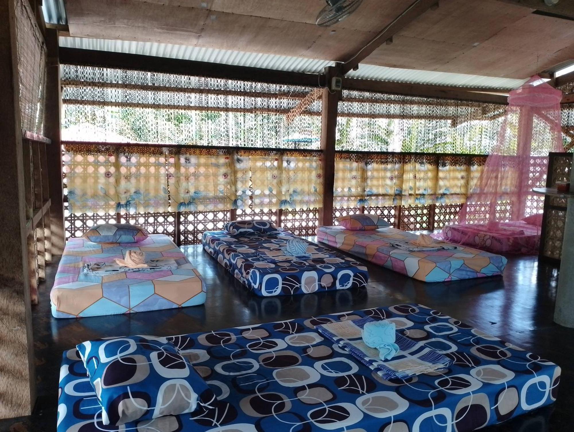 Lhoyjean Garden Hostel Batuan المظهر الخارجي الصورة