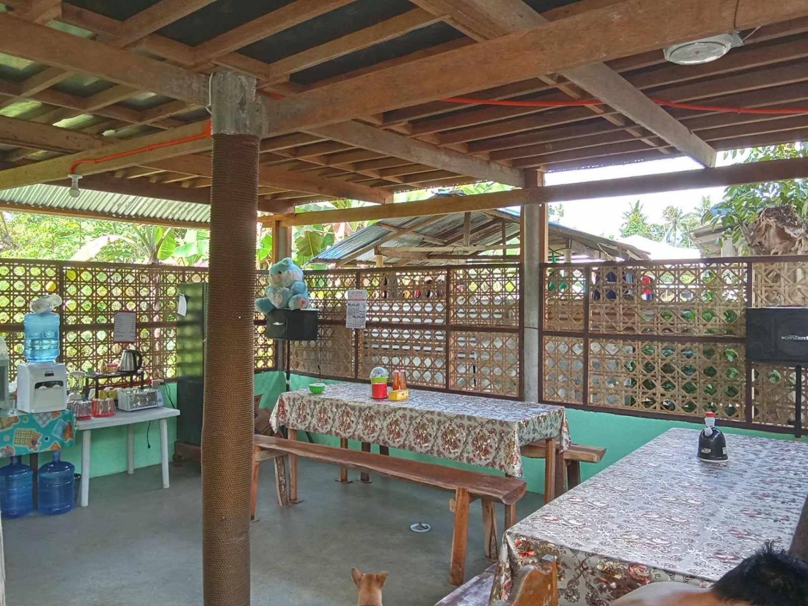 Lhoyjean Garden Hostel Batuan المظهر الخارجي الصورة