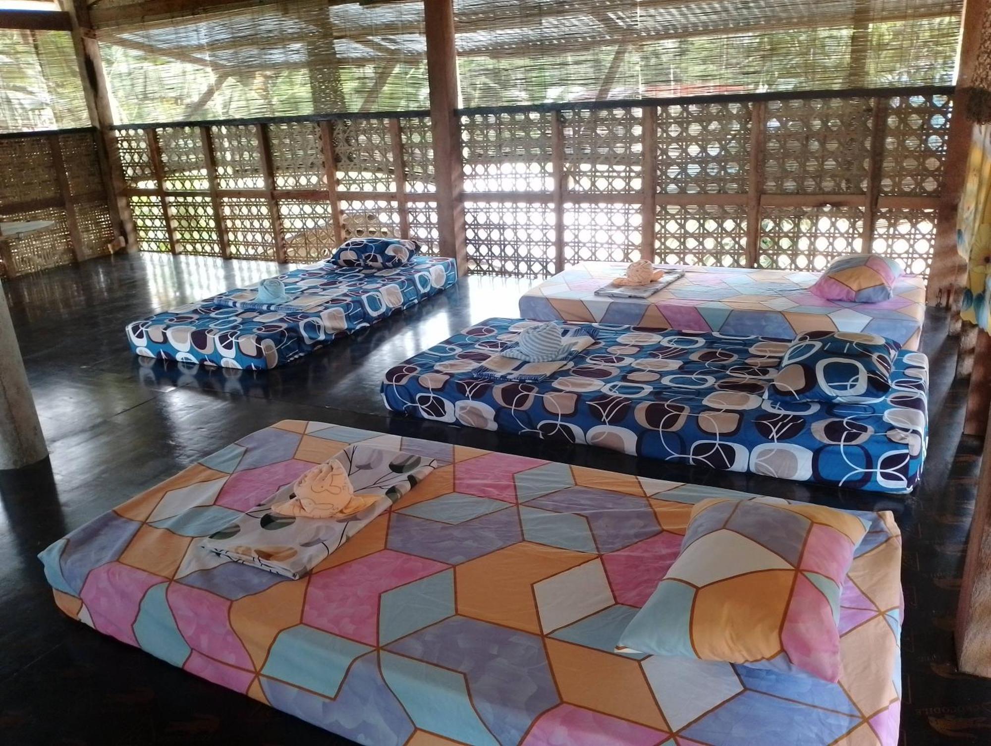 Lhoyjean Garden Hostel Batuan المظهر الخارجي الصورة