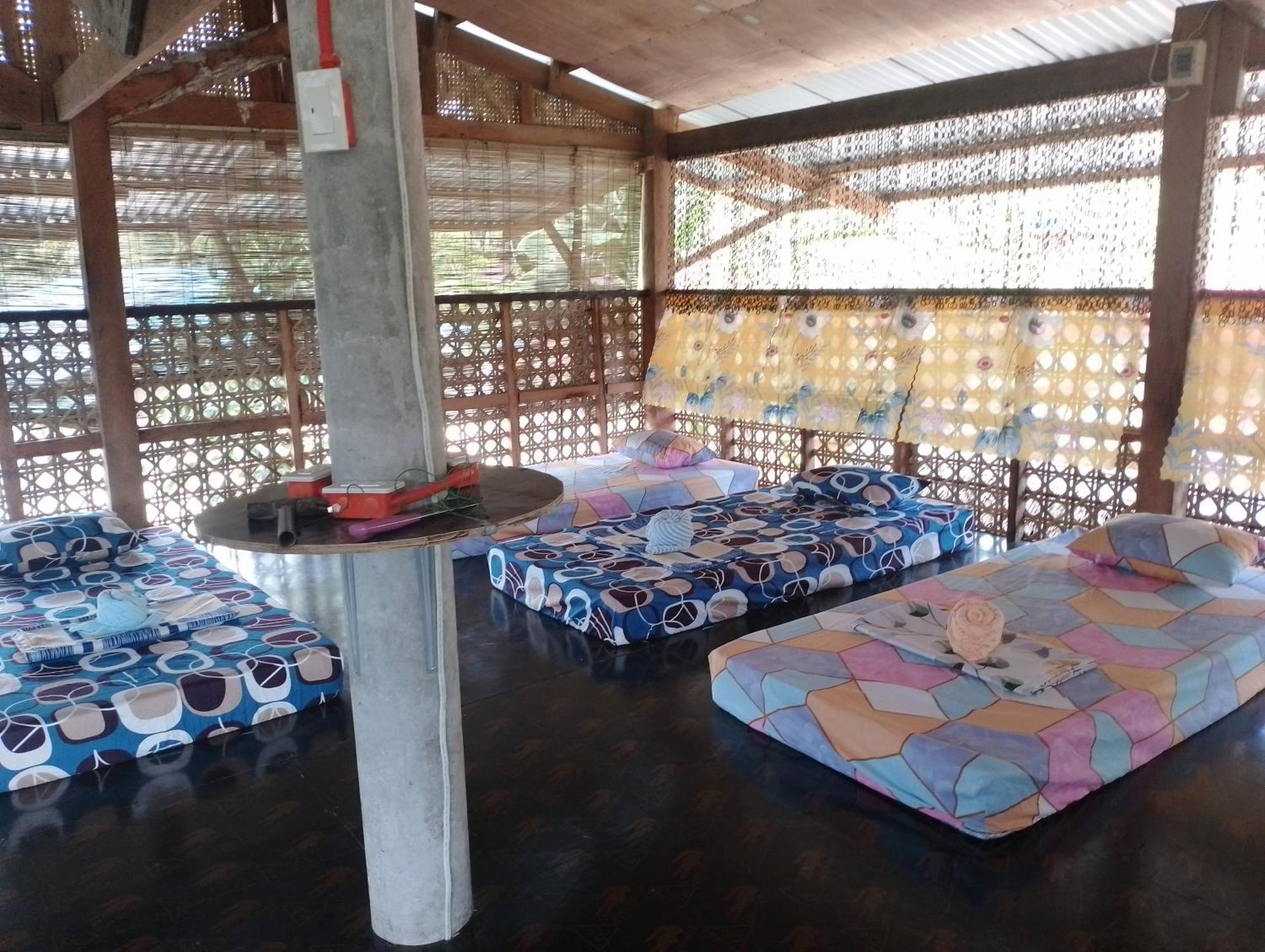 Lhoyjean Garden Hostel Batuan المظهر الخارجي الصورة