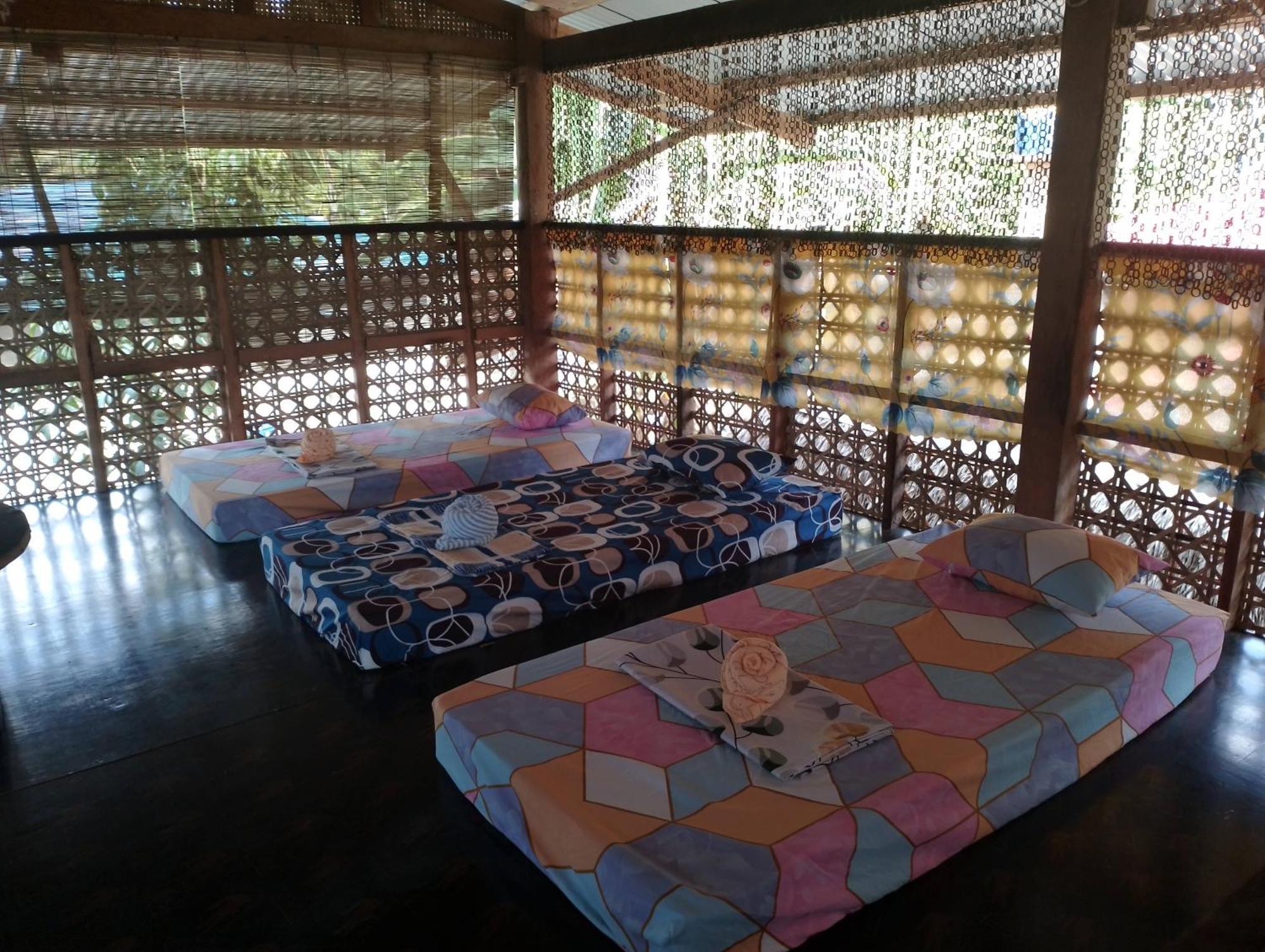 Lhoyjean Garden Hostel Batuan المظهر الخارجي الصورة