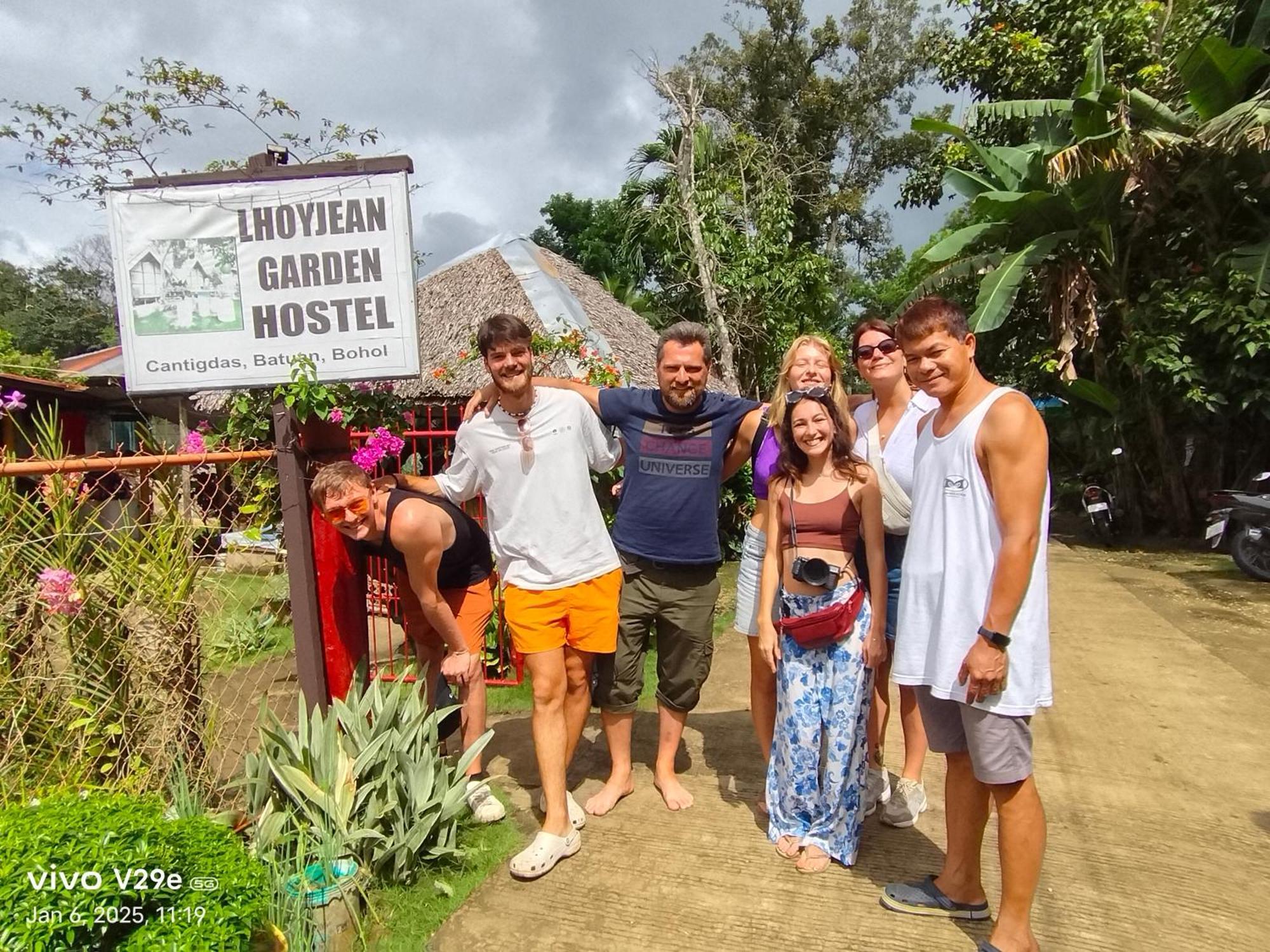 Lhoyjean Garden Hostel Batuan المظهر الخارجي الصورة
