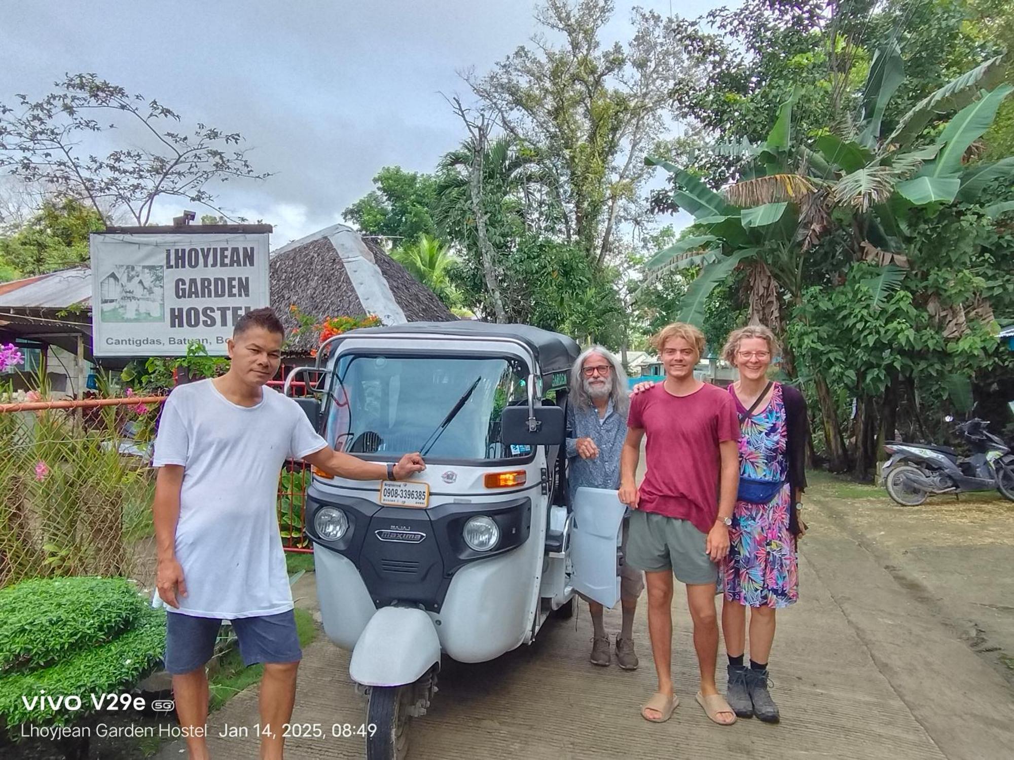 Lhoyjean Garden Hostel Batuan المظهر الخارجي الصورة